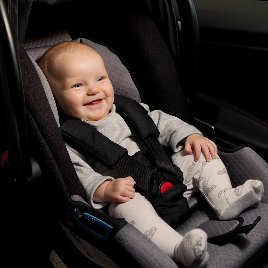 protect™ Infant Car Seat Newborn Essential Mountain Buggy®
